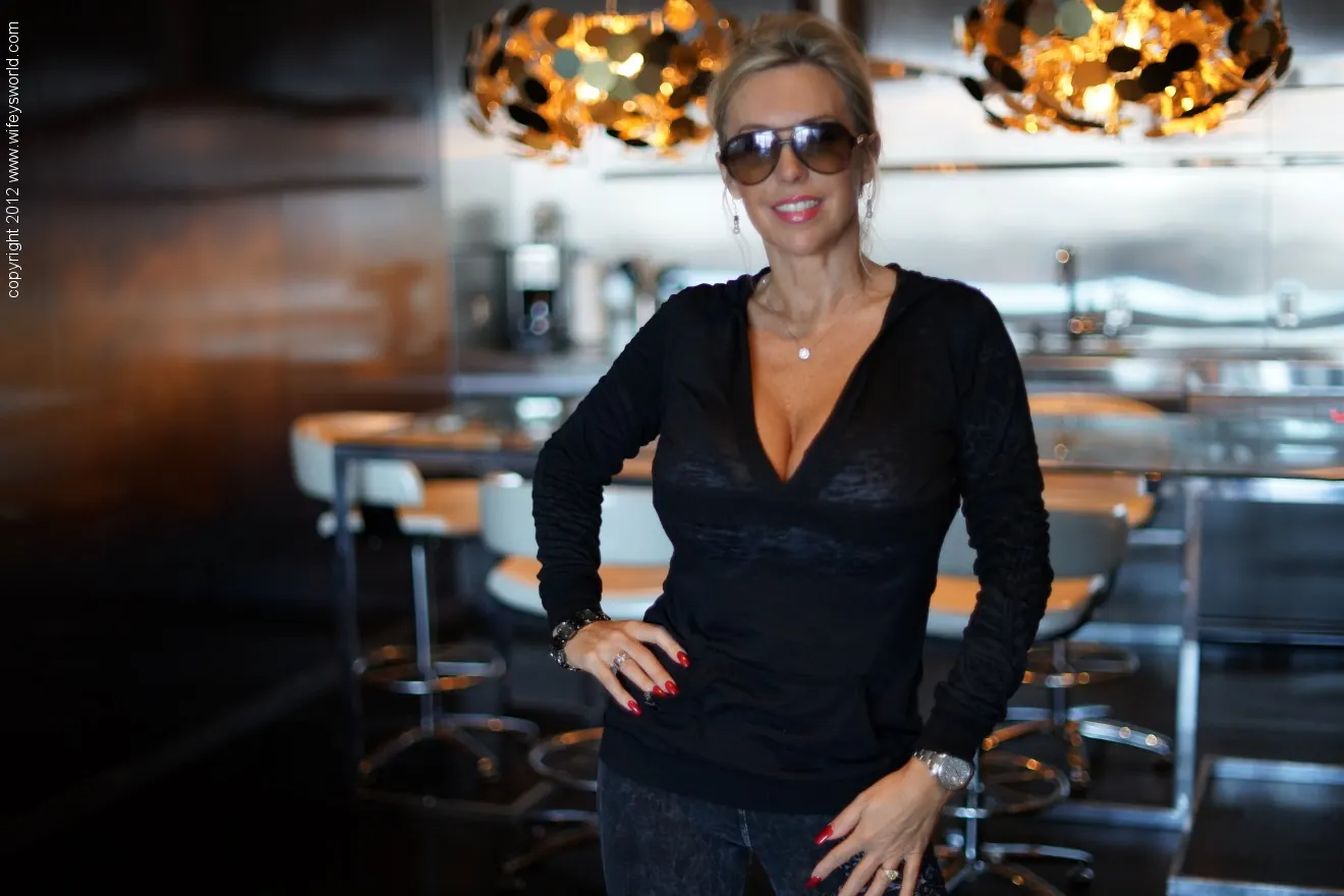 Sandra Otterson - Mamada en el balcón de Las Vegas | Picture (1)