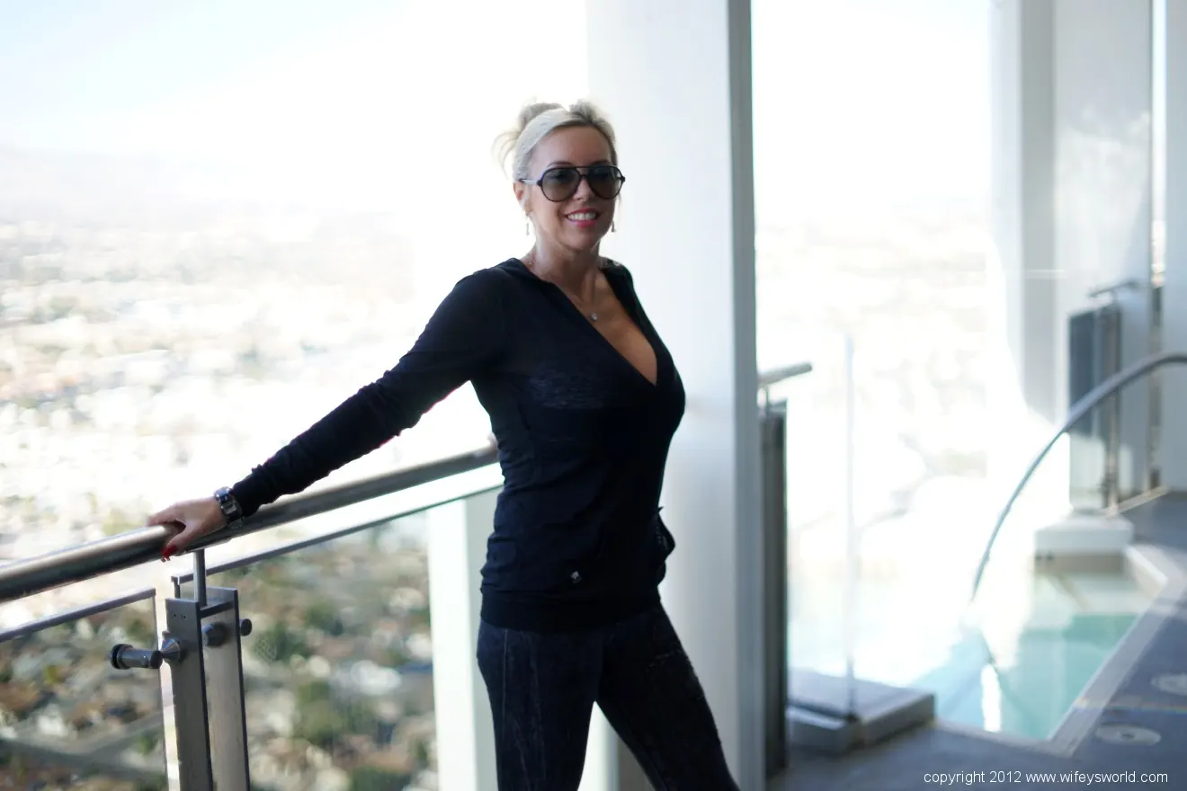 Sandra Otterson - Mamada en el balcón de Las Vegas | Picture (3)